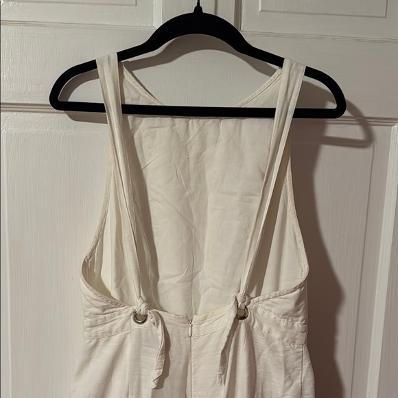 Urban Outfitters Cream Sleeveless Jumpsuit with Eyelet Hem Size S/P 100% cotton - Picture 8 of 11